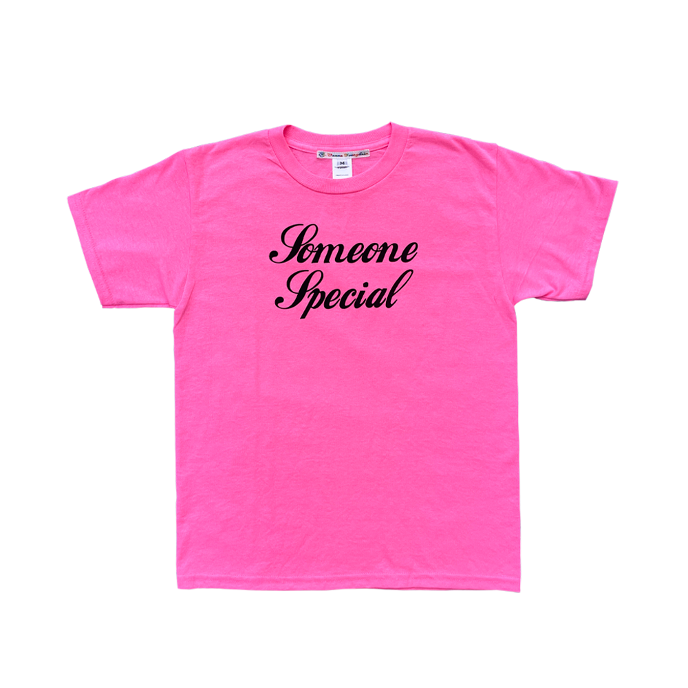 Vanna Youngstein Tee Someone Special Neon Pink