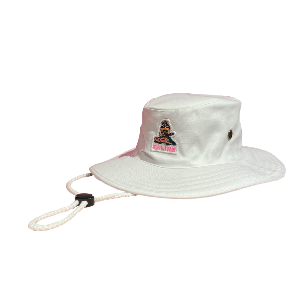 Faline Hawaian Wappen Backet Hat  in White