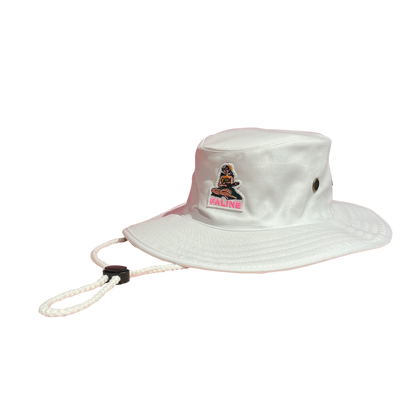 Faline Hawaian Wappen Backet Hat  in White