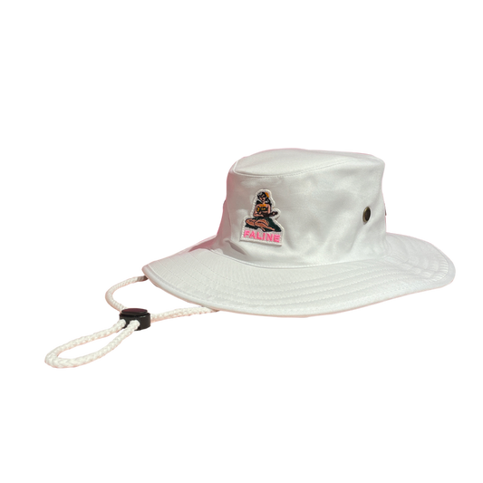 Faline Hawaian Wappen Backet Hat  in White