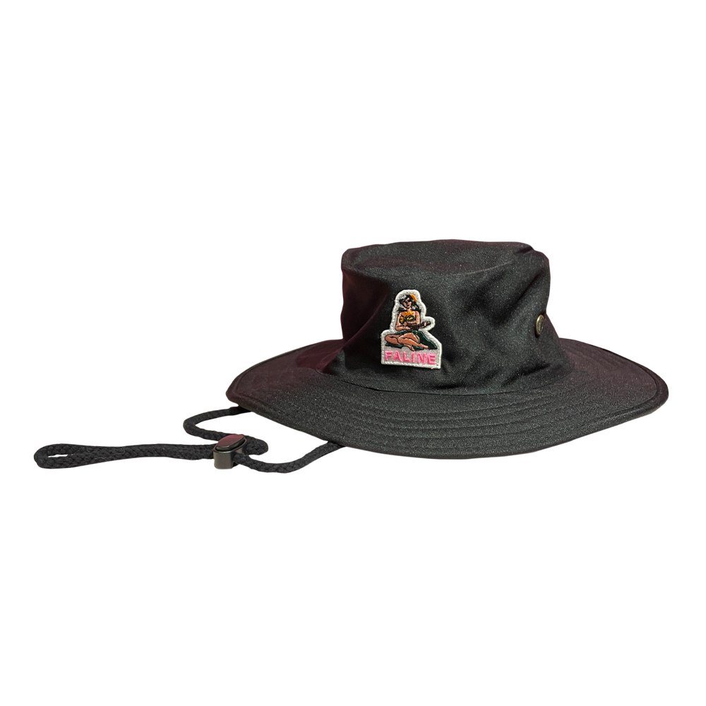 Faline Hawaian Wappen Backet Hat in Black